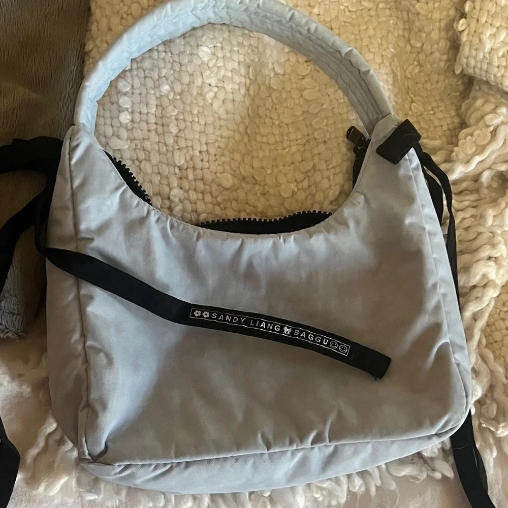 Sandy Liang x Baggu Baby Blue Shoulder Bag with Black Accents - Picture 3 of 4